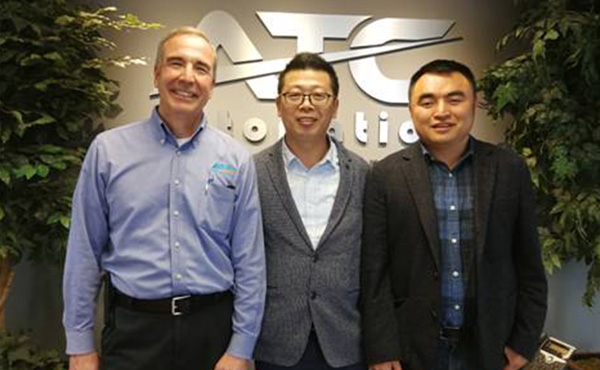 Customer group photo1